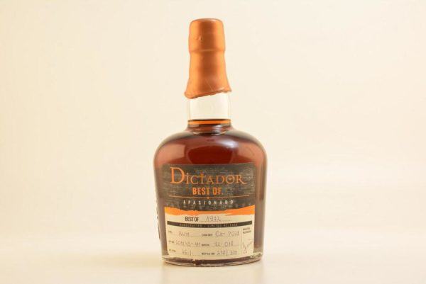 Botella de ron Dictador